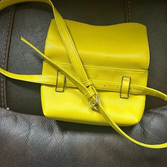 New York &. Co. Yellow Belted Fanny Pack - Picture 3 of 13